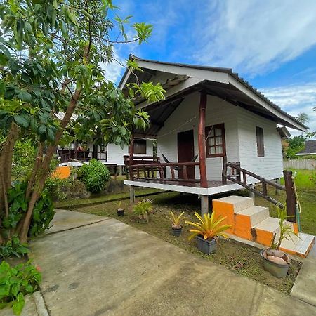 Pyramid Bangalow Ban Laem Sai Екстер'єр фото