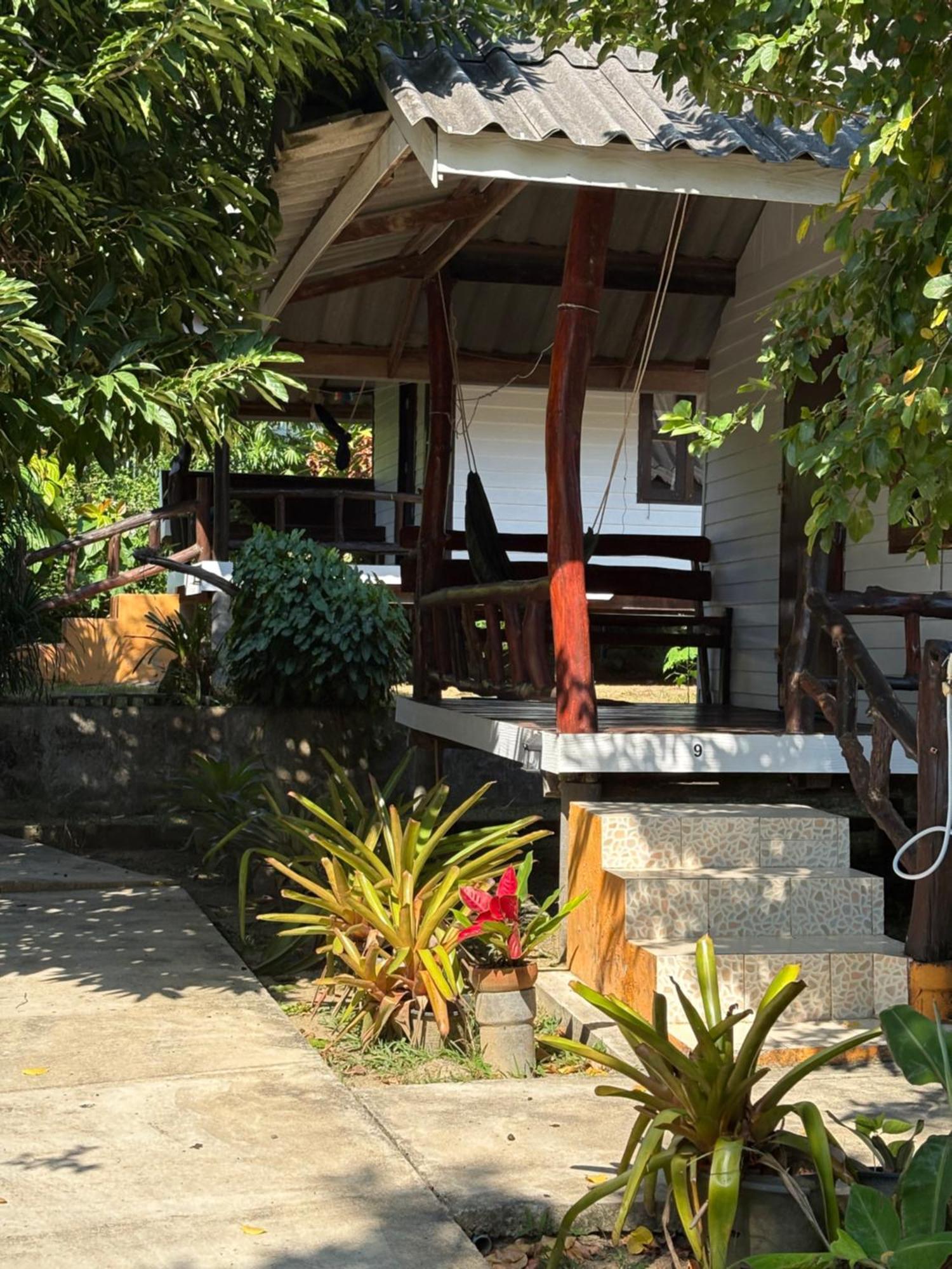 Pyramid Bangalow Ban Laem Sai Екстер'єр фото